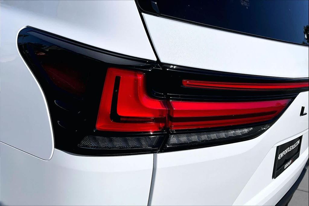 2026 Lexus LX 700H F SPORT HANDLING — миниатюра 12