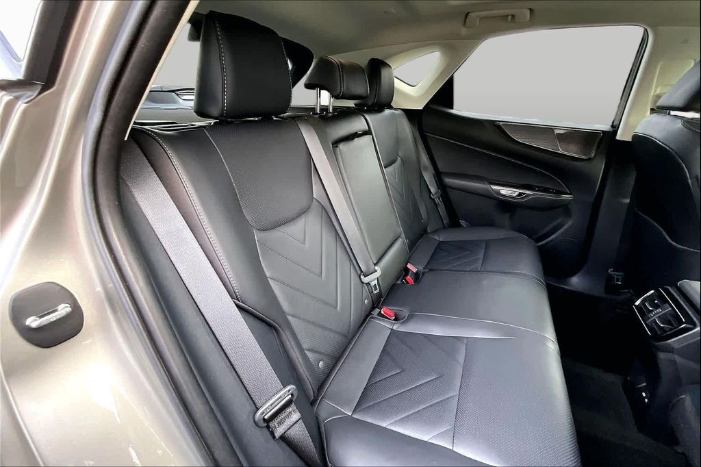صورة مصغرة 19 لـ 2024 Lexus NX 350 LUXURY