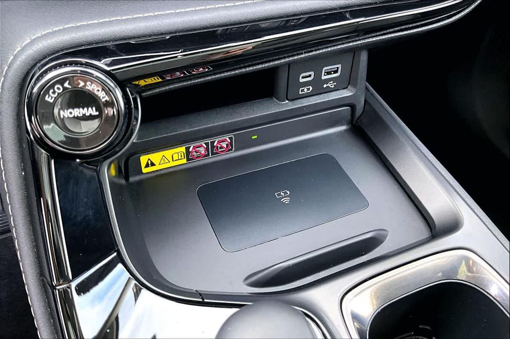 صورة مصغرة 33 لـ 2024 Lexus NX 350 LUXURY