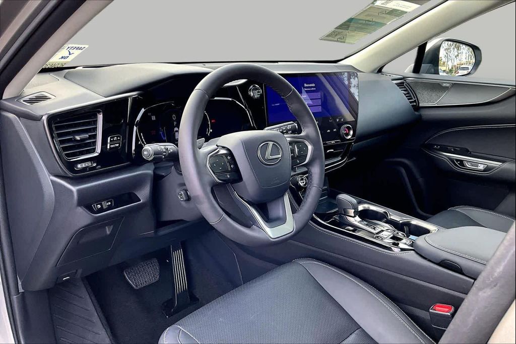 صورة 16 لـ 2024 Lexus NX 350 LUXURY