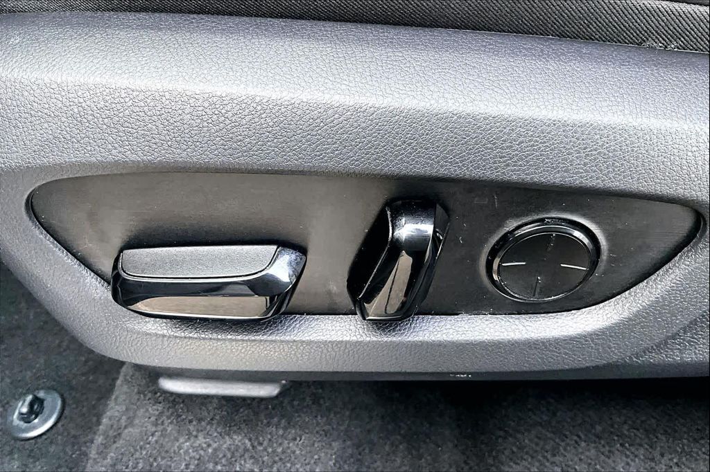 صورة مصغرة 34 لـ 2024 Lexus NX 350 LUXURY