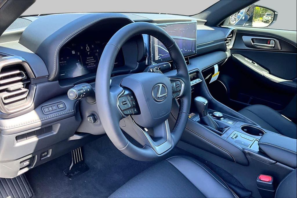 2026 Lexus IS 350 F SPORT DESIGN — фото 10