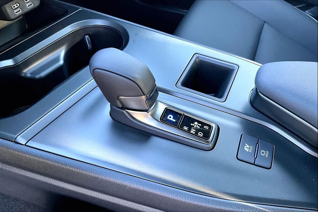 2026 Lexus UX 300H BASE 照片 11