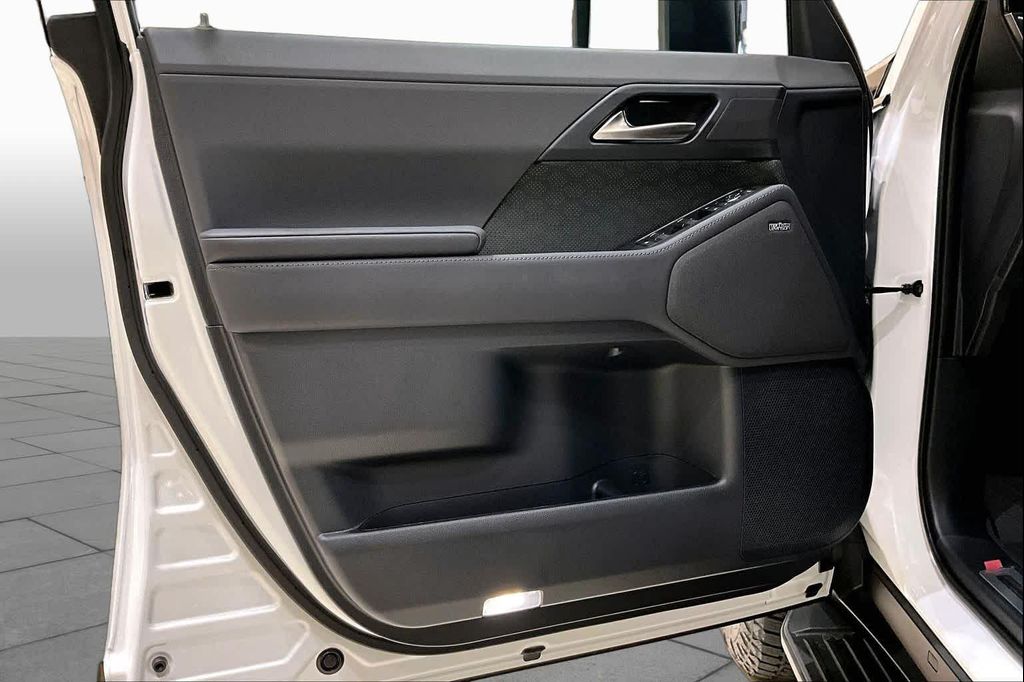 صورة 16 لـ 2026 Lexus GX 550 OVERTRAIL+