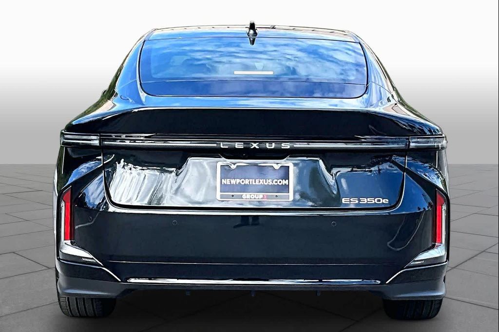 2026 Lexus ES 350E PREMIUM — фото 4