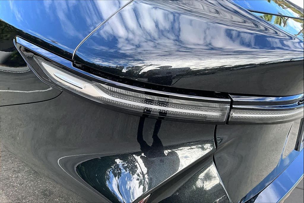2026 Lexus ES 350E PREMIUM — фото 12