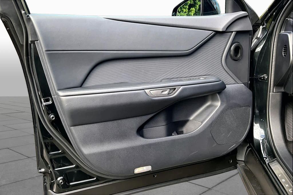 2026 Lexus ES 350E PREMIUM — фото 16