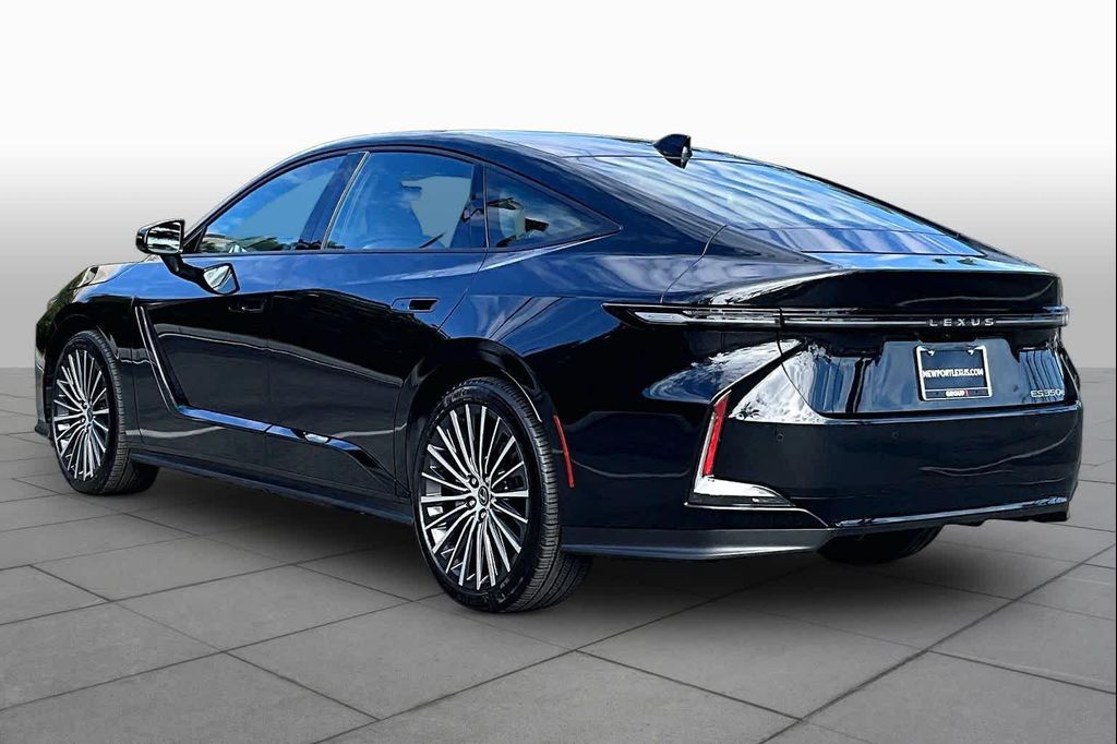 2026 Lexus ES 350E PREMIUM — фото 7