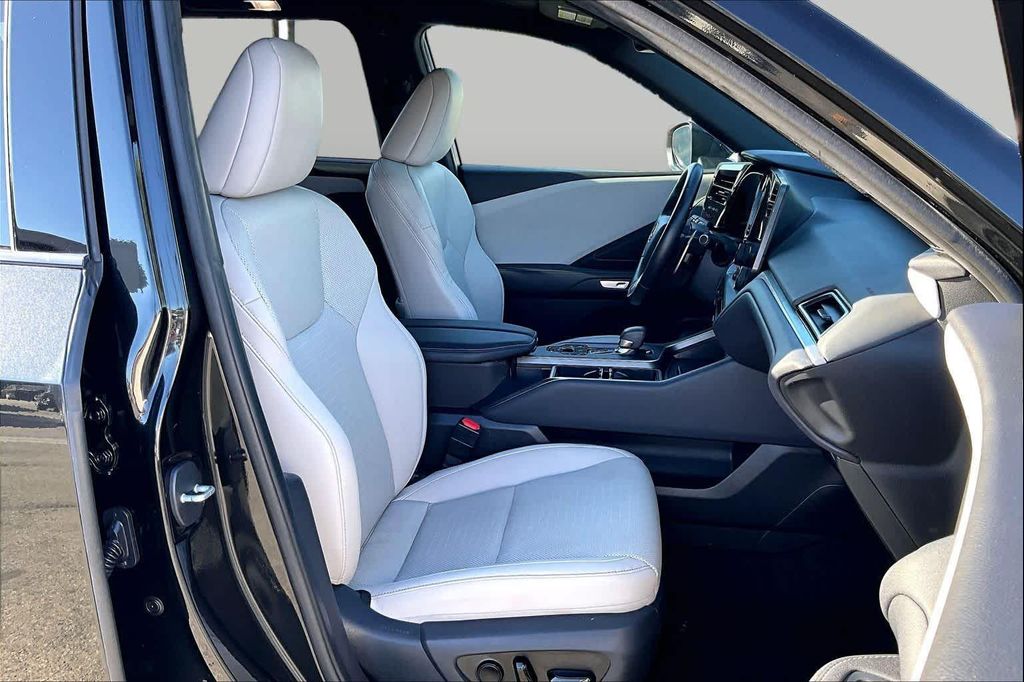 صورة 8 لـ 2024 Lexus TX 350 BASE