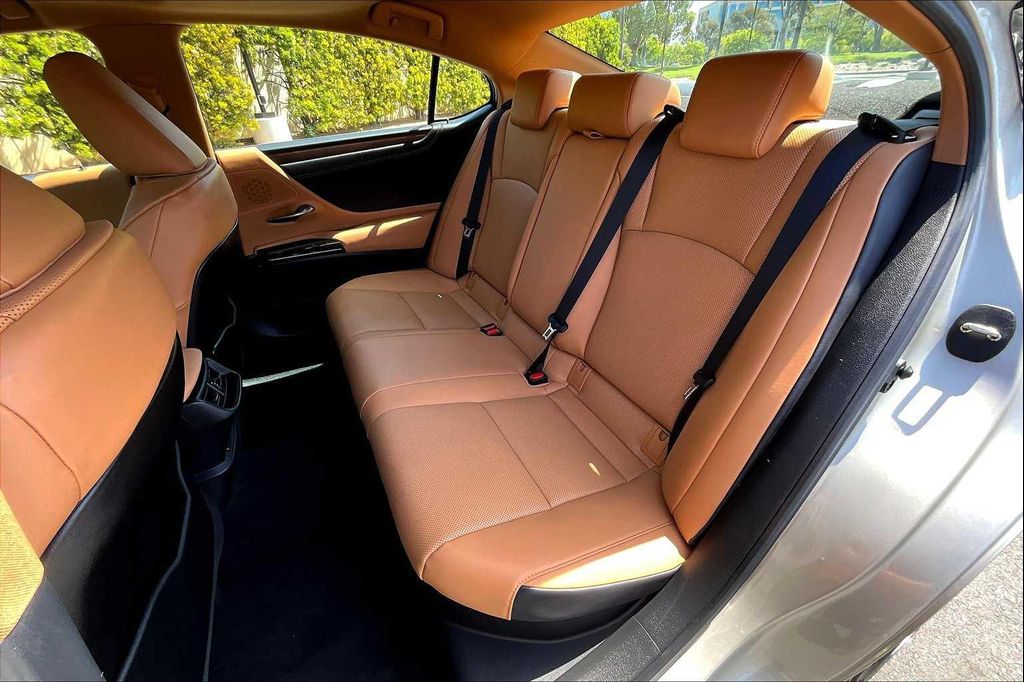 2022 Lexus ES 300H BASE 缩略图 18