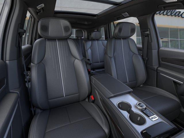2027 Cadillac VISTIQ photo 16