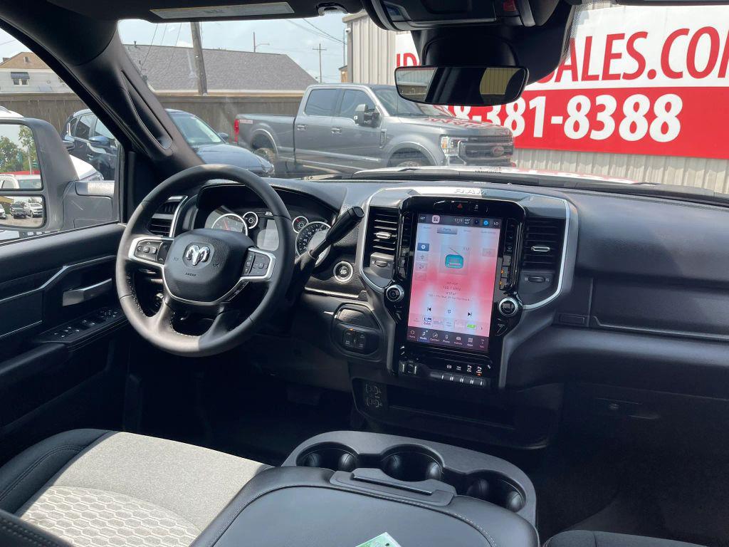 2025 RAM 2500 BIG HORN CREW CAB 4X4 6'4' BOX — миниатюра 23