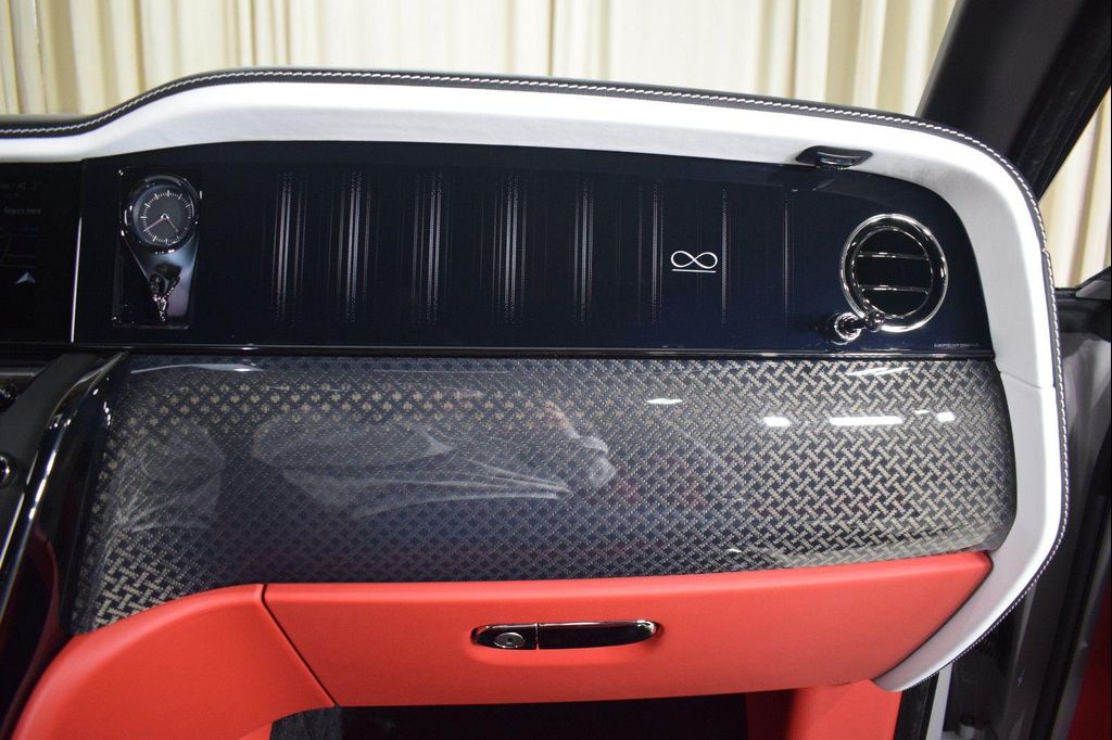 صورة مصغرة 25 لـ 2026 ROLLS-ROYCE CULLINAN BLACK BADGE