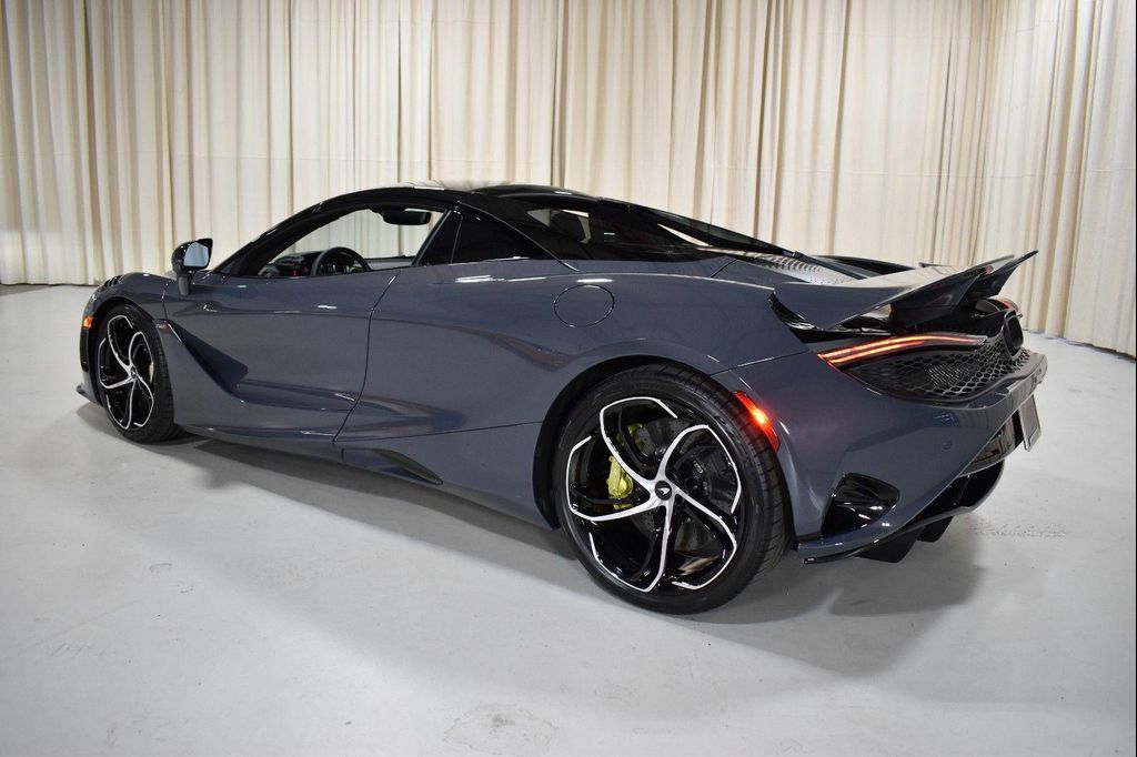 صورة 7 لـ 2027 Mclaren 750S