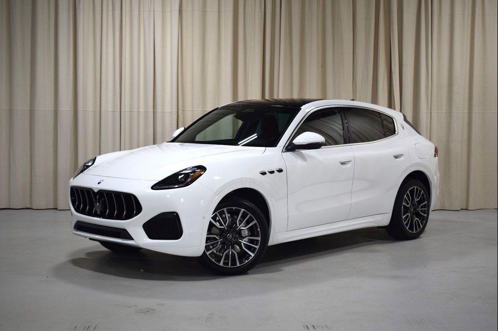 New 2025 Maserati Grecale