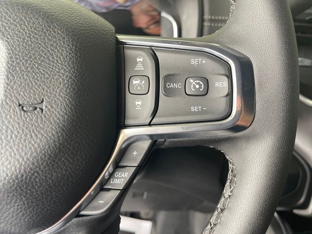 2026 RAM 3500 LARAMIE CREW CAB 4X4 8' BOX — миниатюра 24