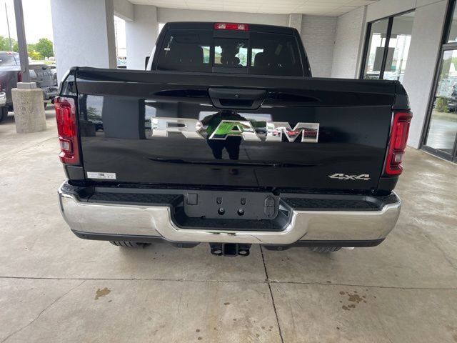 صورة 4 لـ 2026 RAM 2500 TRADESMAN CREW CAB 4X4 6'4' BOX