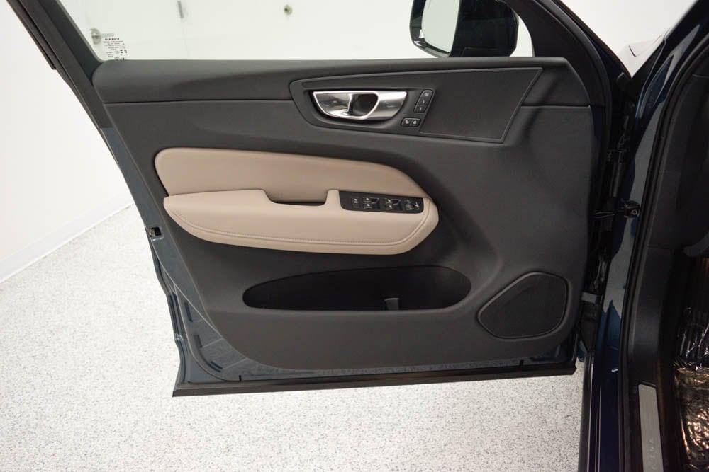 صورة 8 لـ 2026 Volvo XC60 B5 PLUS