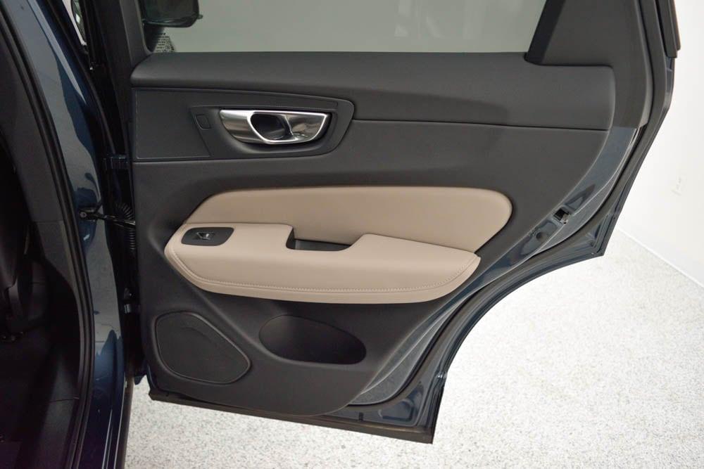2026 Volvo XC60 PLUG-IN HYBRID T8 PLUS — миниатюра 25