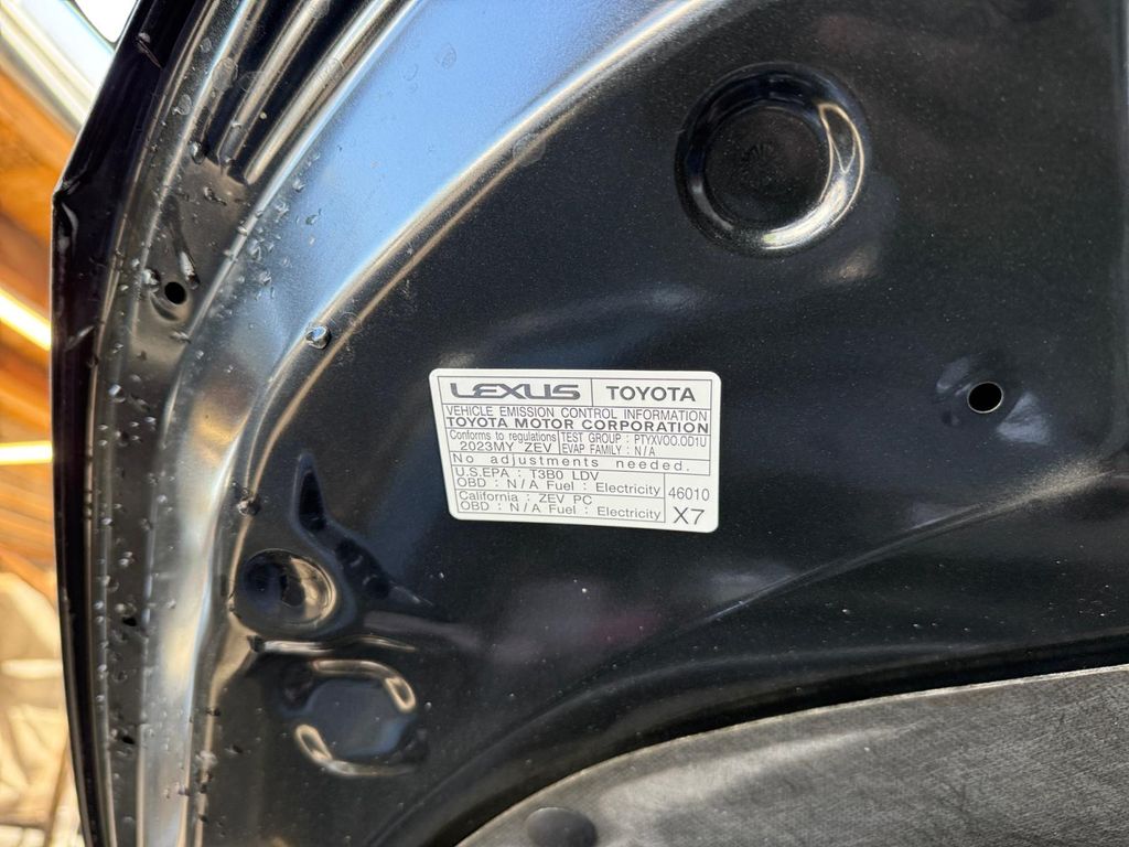 صورة مصغرة 12 لـ 2023 Lexus RZ 450E PREMIUM