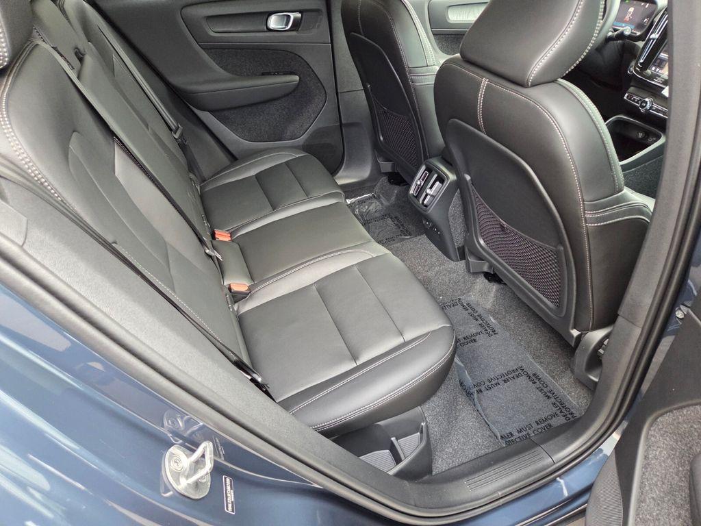 2026 Volvo XC40 B5 CORE thumbnail 21