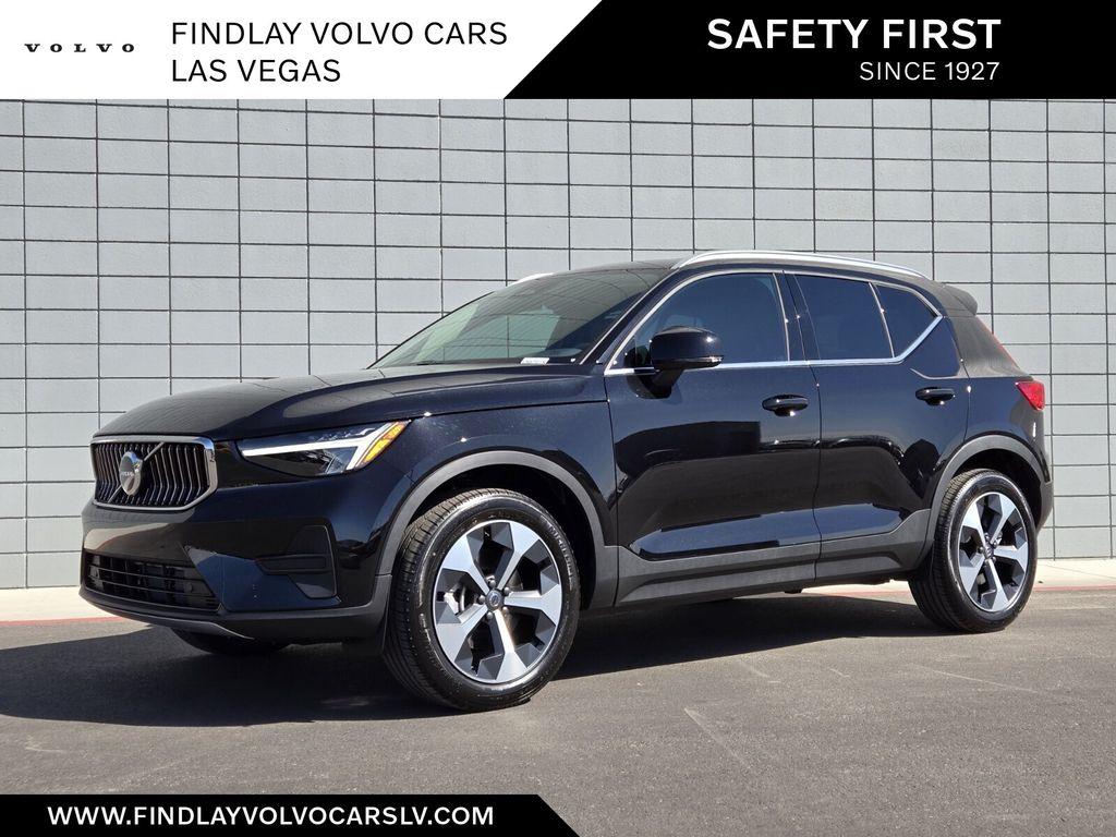 New 2025 Volvo XC40 B5 Core Bright Theme