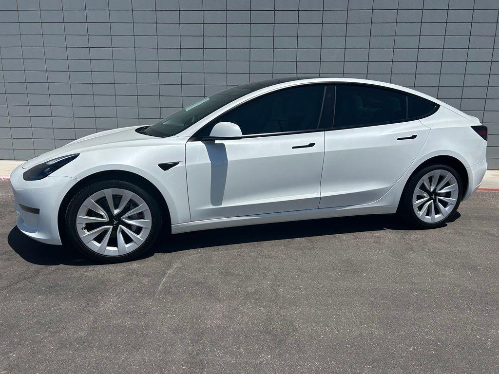 TESLA MODEL 3 BASE - 1