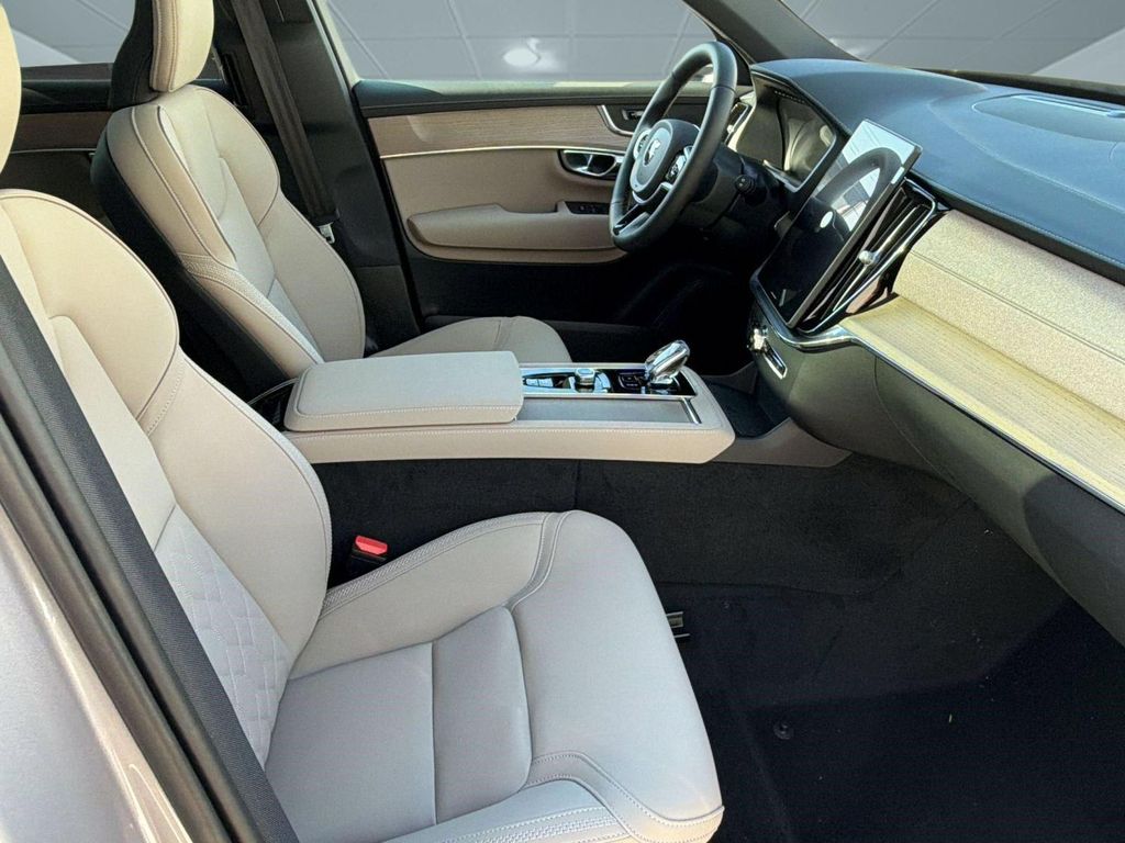 صورة مصغرة 24 لـ 2026 Volvo XC90 PLUS, B6 AWD GAS (MILD HYBRID), GASOLINE, BRI