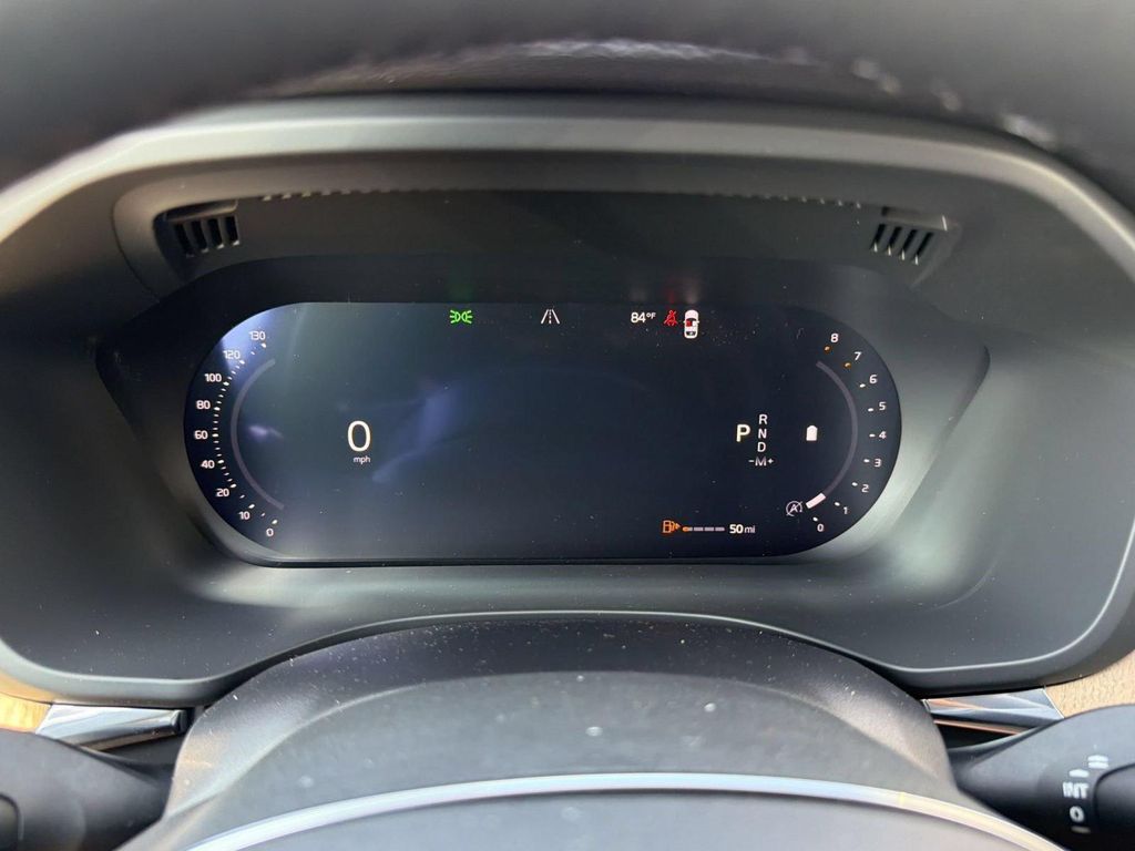 2026 Volvo XC60 B5 PLUS thumbnail 19