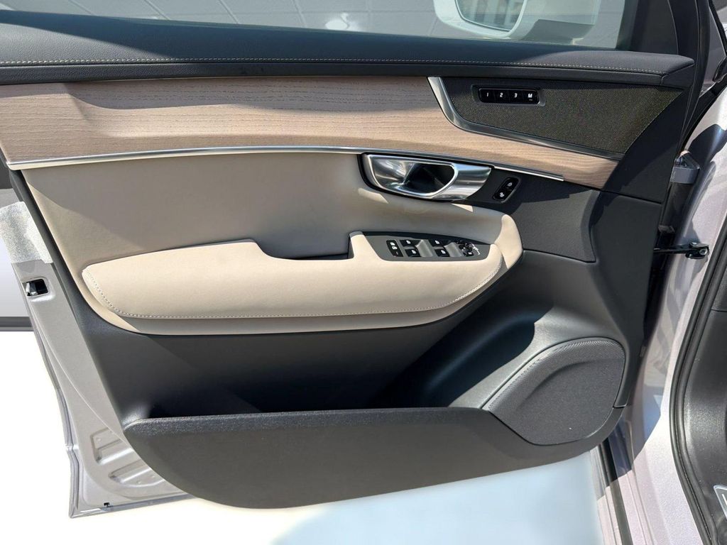 2026 Volvo XC90 PLUS, B6 AWD GAS (MILD HYBRID), GASOLINE, BRI 缩略图 13
