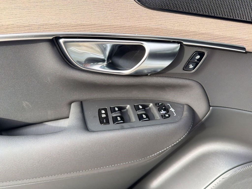 2026 Volvo XC90 PLUS, B6 AWD GAS (MILD HYBRID), GASOLINE, BRI 缩略图 12