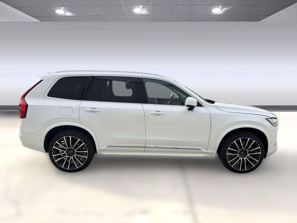 2026 Volvo XC90 PLUS, B6 AWD GAS (MILD HYBRID), GASOLINE, BRI 照片 8