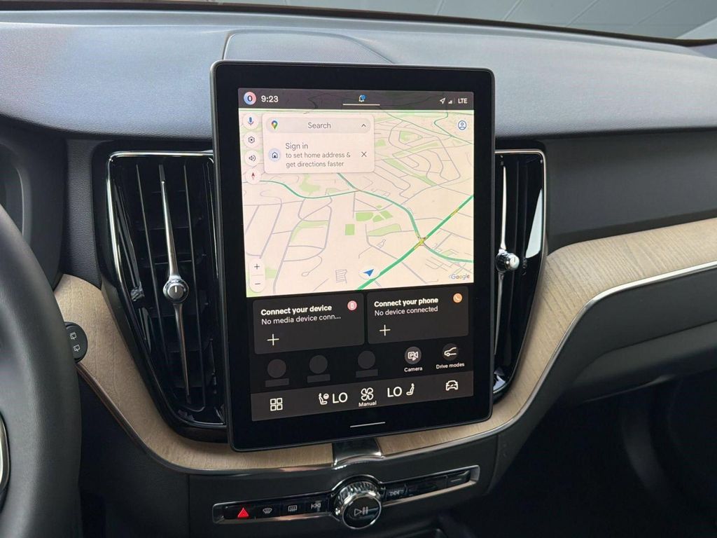 صورة مصغرة 18 لـ 2026 Volvo XC60 B5 PLUS