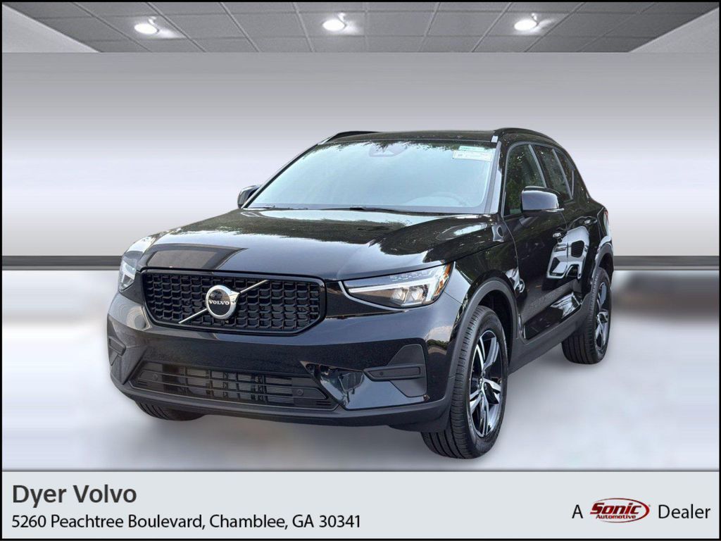 New 2026 Volvo XC40 Core, B5 AWD Gas (mild hybrid), Dark