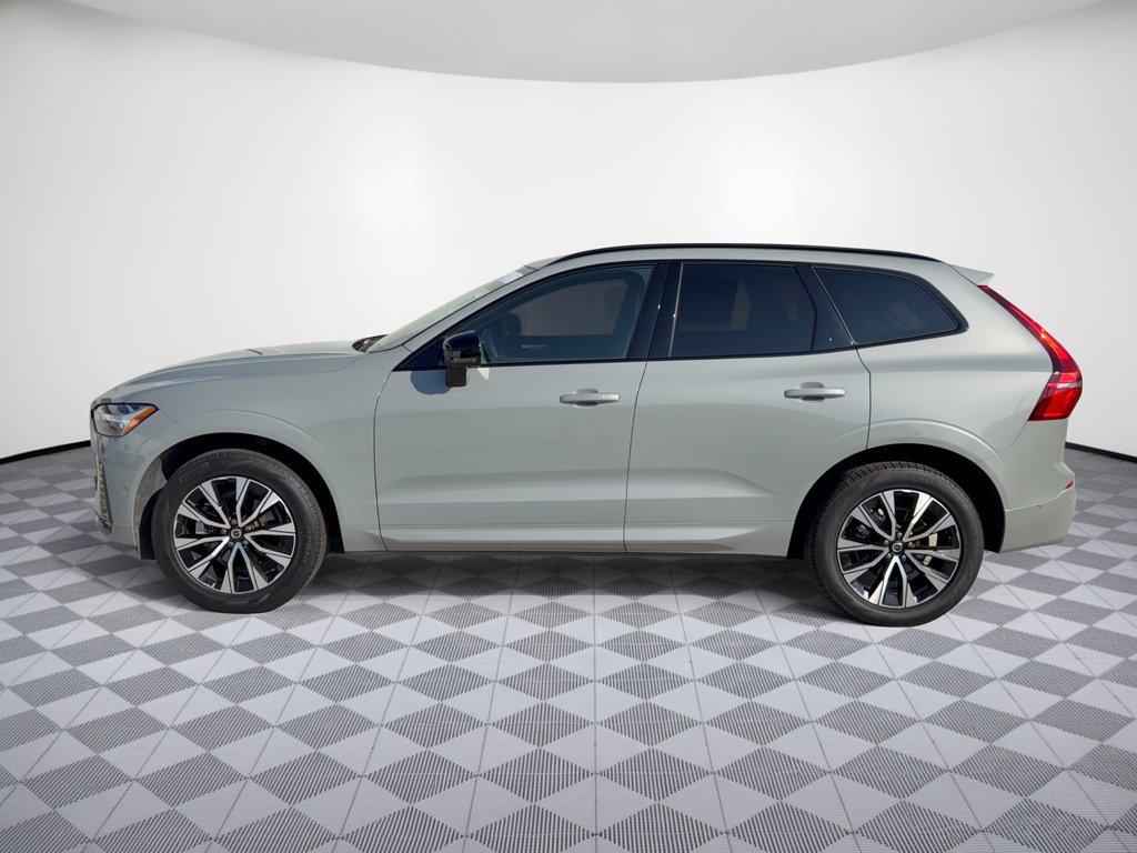 صورة 2 لـ 2024 Volvo XC60 B5 PLUS DARK THEME