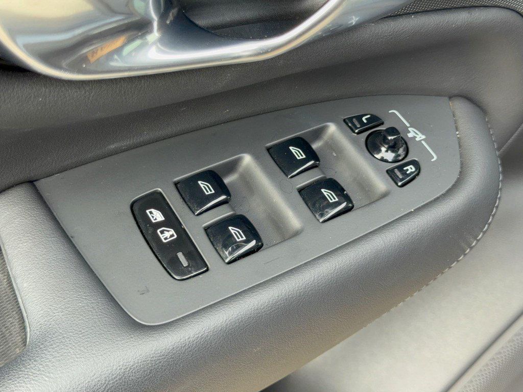 صورة مصغرة 15 لـ 2024 Volvo XC90 B6 PLUS BRIGHT THEME 7-SEATER