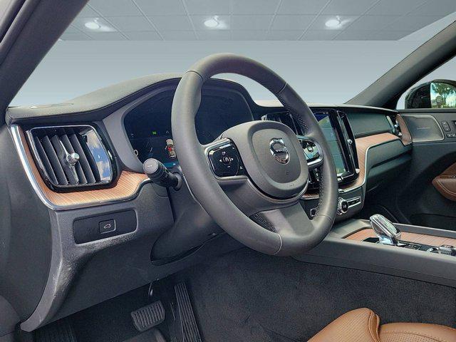 2024 Volvo XC60 B5 ULTIMATE DARK THEME — фото 4