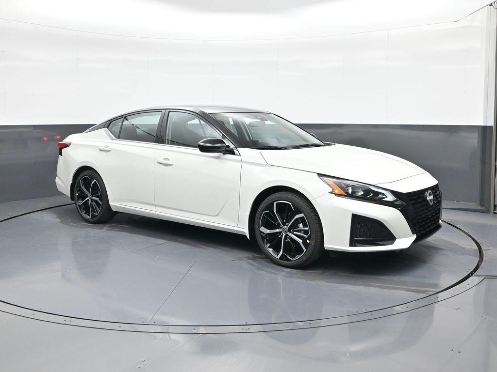 New 2026 Nissan Altima SR FWD