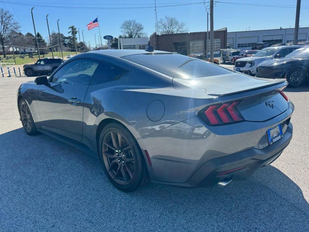 2025 FORD MUSTANG ECOBOOST PREMIUM — фото 5