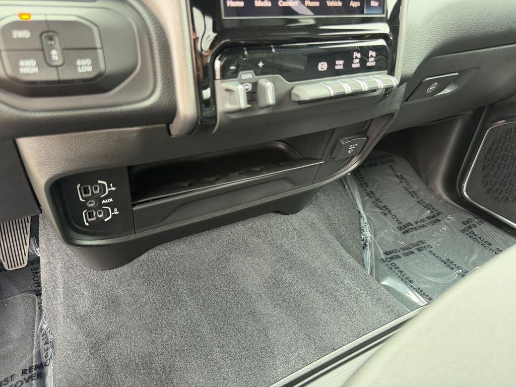 صورة مصغرة 15 لـ 2026 RAM 3500 LARAMIE CREW CAB 4X4 8' BOX