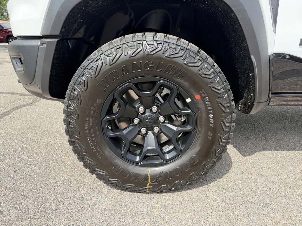 صورة 9 لـ 2026 RAM 1500 RHO CREW CAB 4X4 5'7' BOX