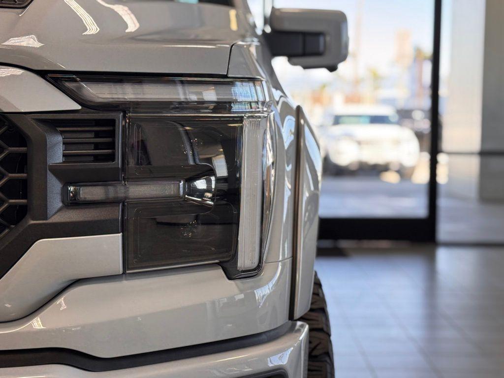 FORD F-150 LARIAT - 8