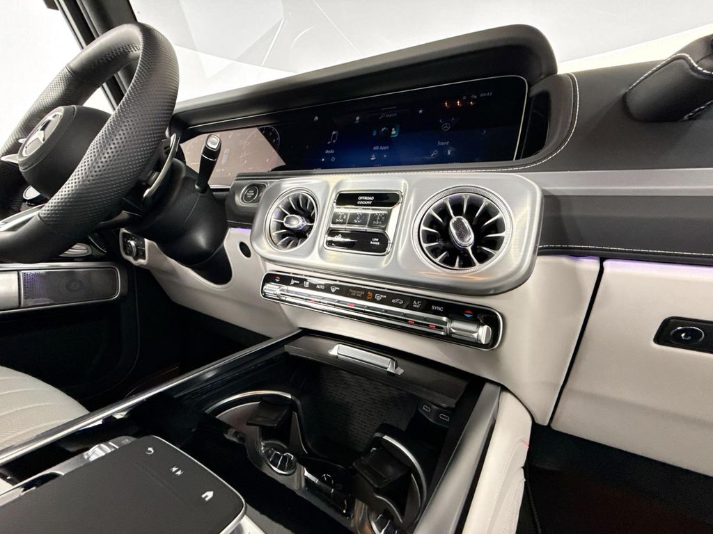 2025 Mercedes-BENZ AMG G 63 缩略图 50