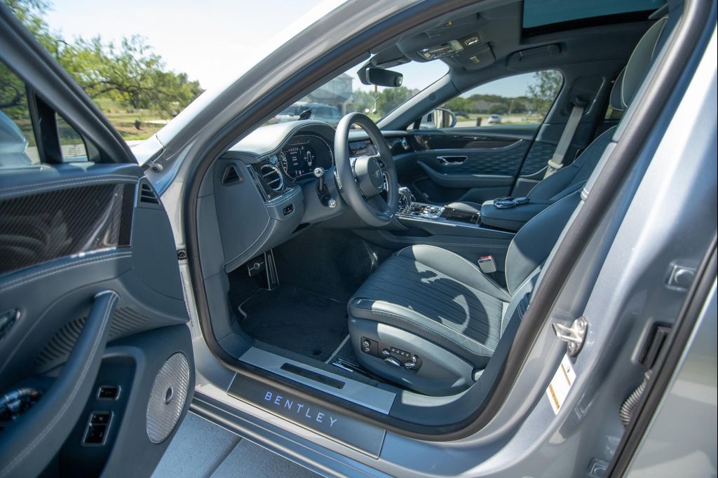 2022 Bentley FLYING SPUR V8 — миниатюра 21