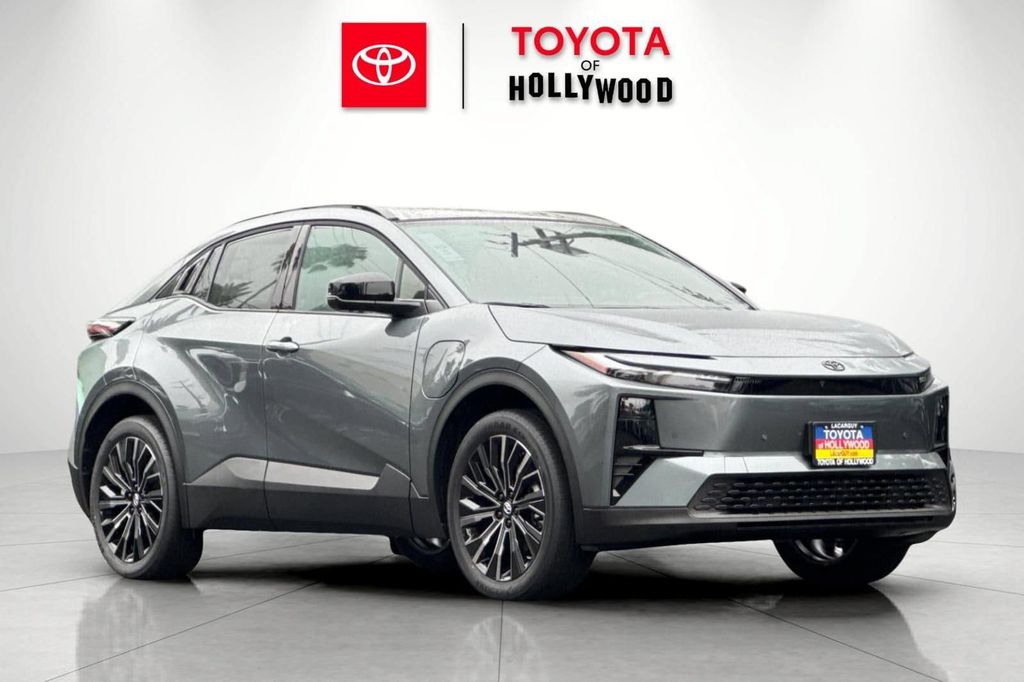 New 2026 Toyota C-HR XSE
