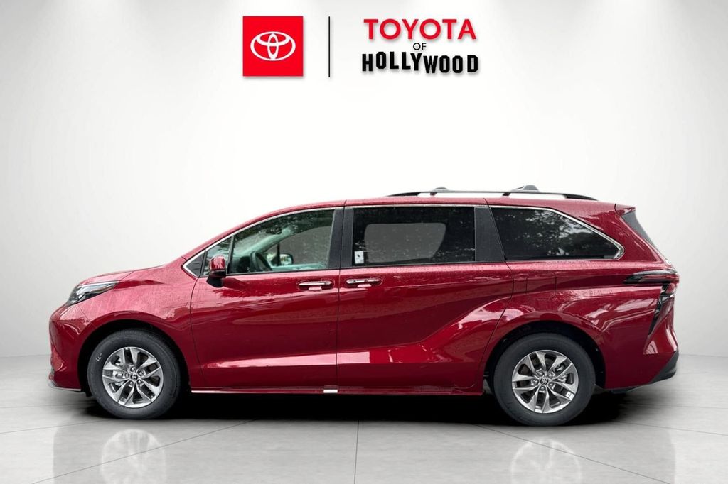 TOYOTA SIENNA - 8