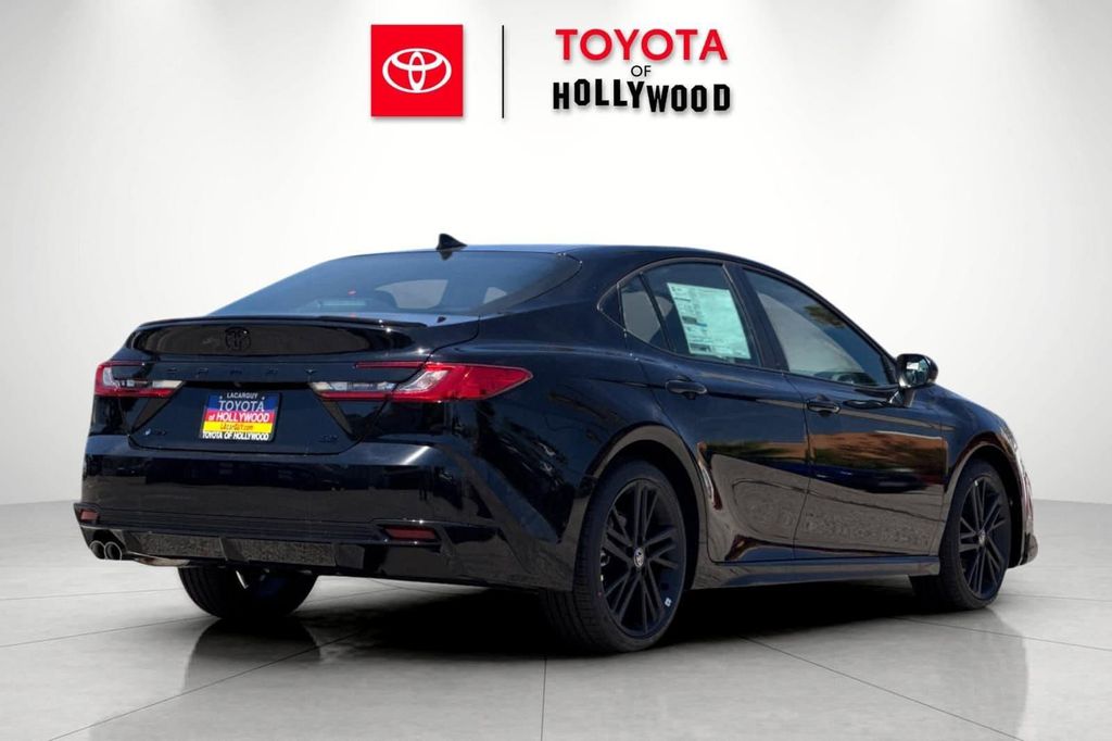 TOYOTA CAMRY - 3
