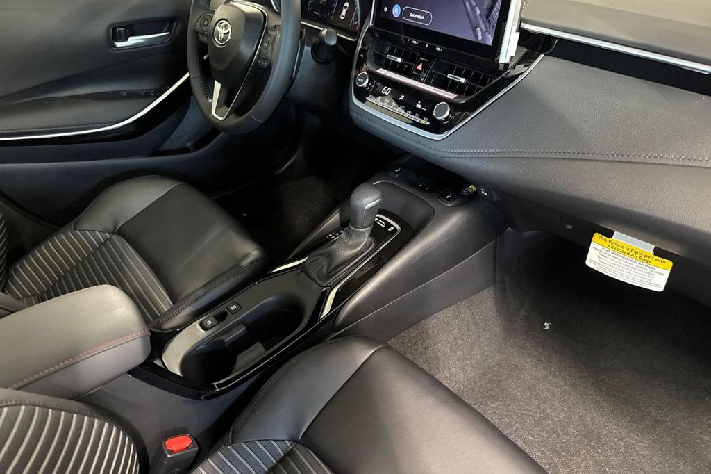 صورة مصغرة 17 لـ 2026 Toyota COROLLA XSE