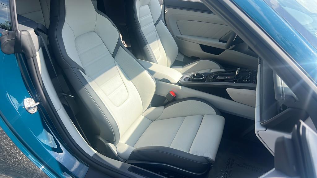 صورة مصغرة 21 لـ 2026 Porsche 911 CARRERA 4S CABRIOLET