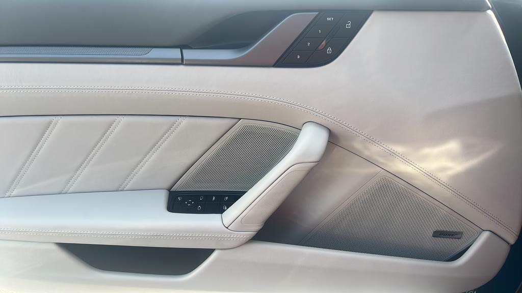 صورة مصغرة 23 لـ 2026 Porsche 911 CARRERA 4S CABRIOLET